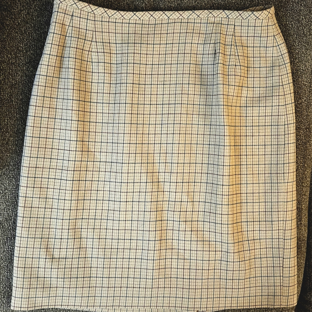Liz Claiborne Cream and Brown Plaid Pencil Skirt Size 12